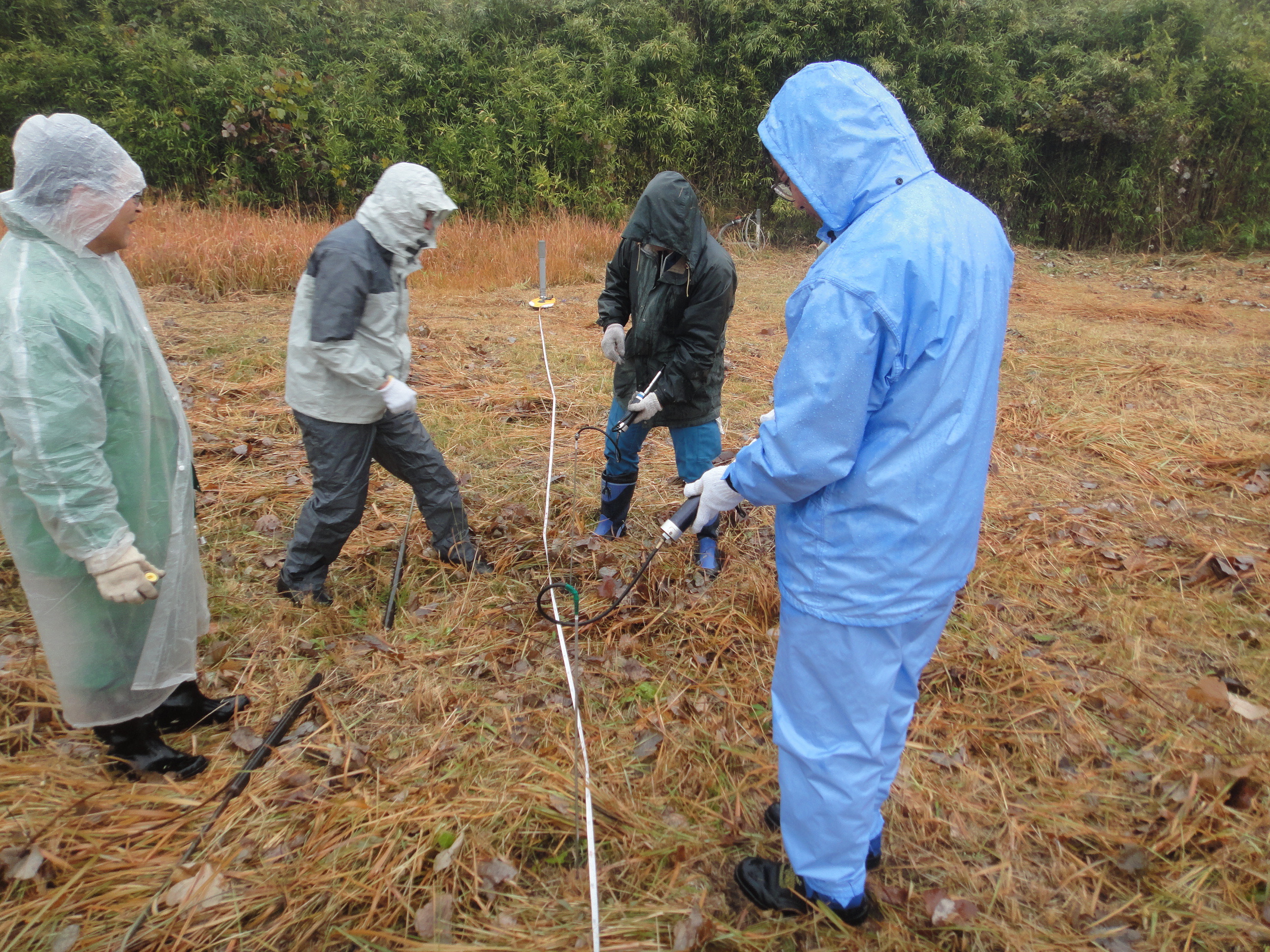 VOCs研修会地下空気汚染濃度測定写真